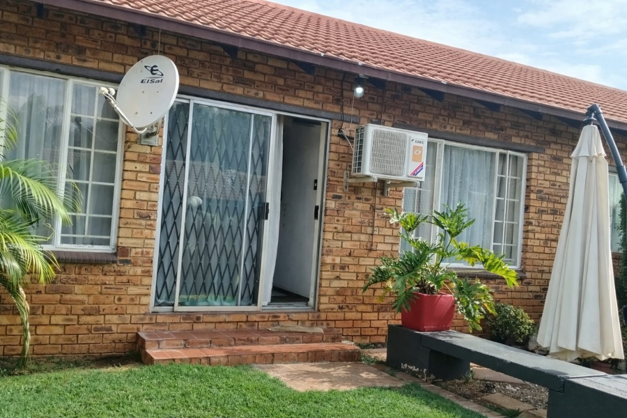 3 Bedroom Property for Sale in Safari Gardens North West